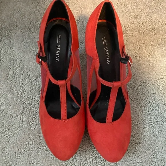 Heels - Picture 2 of 2